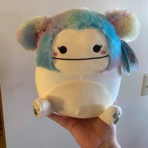 8” zaylee Bigfoot squishmallow